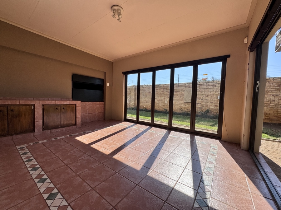 4 Bedroom Property for Sale in Wilkoppies North West